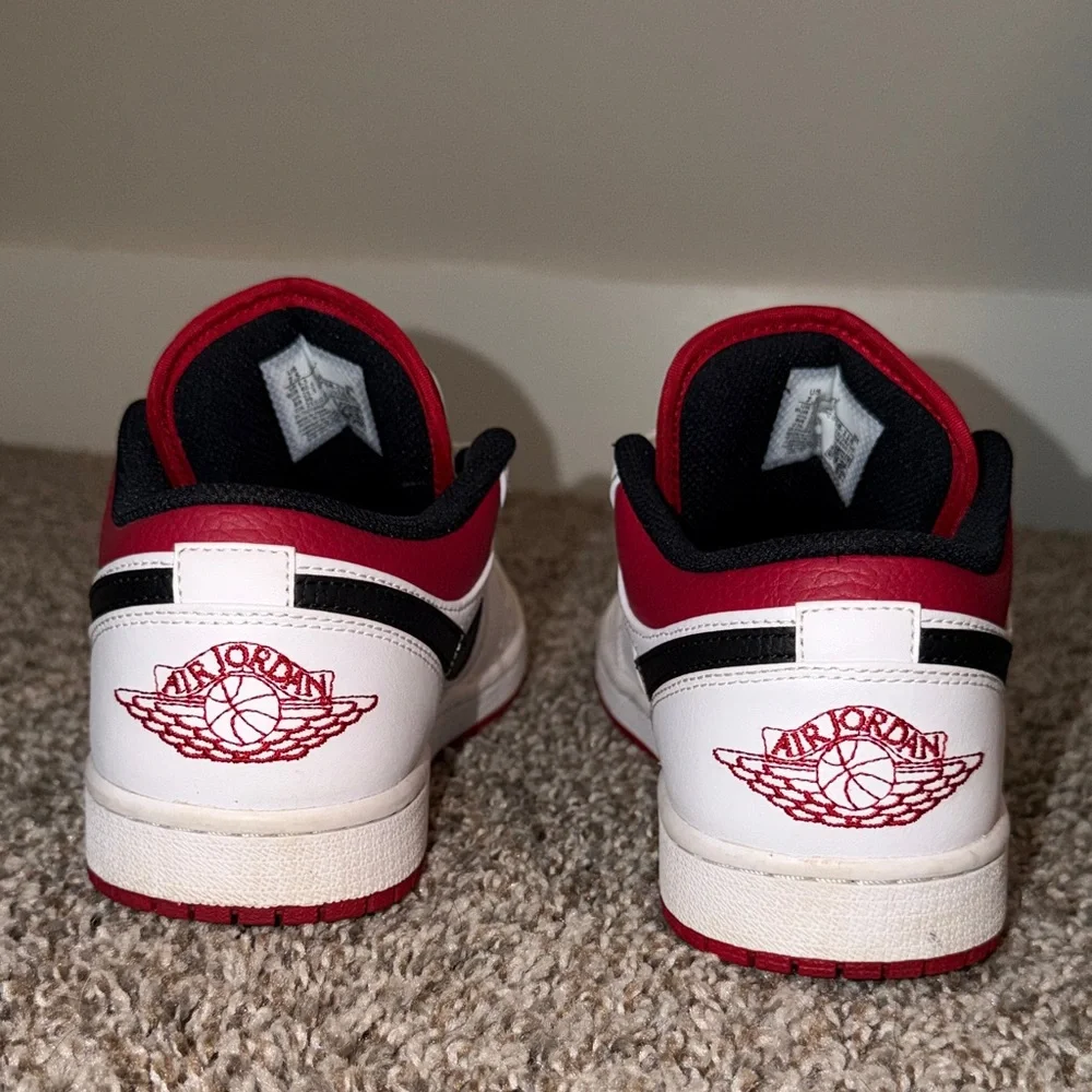 Nike Air Jordan 1 Low Men’s 7.5 Red Black White - Picture 9 of 13